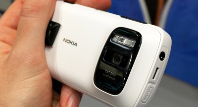 „Nokia“ planuoja išleisti plonesnius „PureView“ serijos telefonus „Nokia“ planuoja išleisti plonesnius „PureView“ serijos telefonus