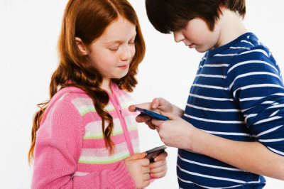 JAV Federalinė ryšių komisija užsiims mobiliųjų telefonų spinduliavimu JAV Federalinė ryšių komisija užsiims mobiliųjų telefonų spinduliavimu