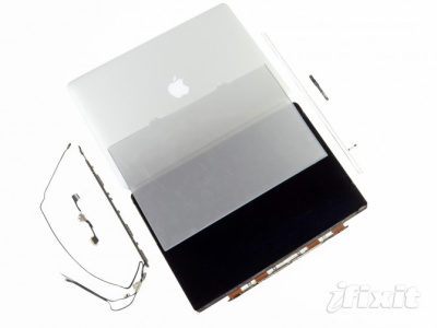 „iFixit“ kompiuteryje „MacBook Pro su „Retina“ ekranu aptiko „inžinerinį stebuklą“ „iFixit“ kompiuteryje „MacBook Pro su „Retina“ ekranu aptiko „inžinerinį stebuklą“