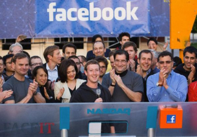 Vos per porą mėnesių „Facebook“ vertė sumažėjo 30 proc. Vos per porą mėnesių „Facebook“ vertė sumažėjo 30 proc.