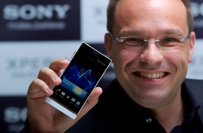 „Google“ eksperimentuoja su tesioginiu „Sony Xperia S“ palaikymu