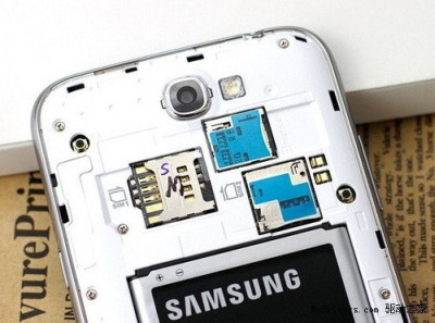 Kinai galės įsigyti „Galaxy Note II“ su dviejų SIM palaikymu