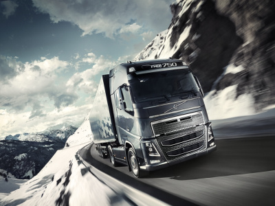 „Volvo Trucks“ pristato įspėjimo apie susidūrimą sistemą su avarinio stabdymo funkcija „Volvo Trucks“ pristato įspėjimo apie susidūrimą sistemą su avarinio stabdymo funkcija