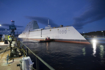 JAV pastatytas radarų nematomas „superlaivas“
