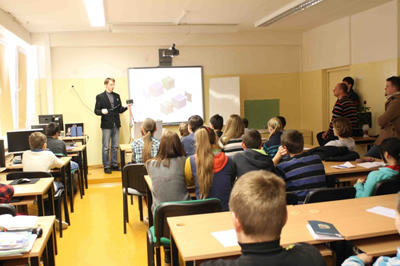 „Lituanica SAT-1“ kūrėjai pradėjo susitikimus su moksleiviais Lietuvos mokyklose