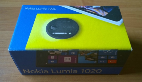 Karlas Zeisas juo didžiuotųsi: „Nokia Lumia 1020“ apžvalga