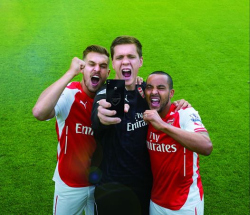 „Huawei“ pristatė „Arsenal“ gerbėjams skirtą telefoną