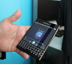 „Kvadratinis“ „BlackBerry Passport“ bus 50 dolerių pigesnis, nei „iPhone 6“