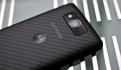 „Motorola Droid Turbo“ gaus QHD ekraną ir 3900 mAh bateriją