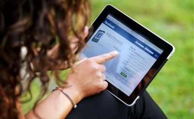 „Facebook“ įspės, jei jūsų slaptažodis sutaps su nutekintais prisijungimais