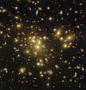 Mokslininkai pasigedo žvaigždžių: jas surijo tamsioji materija?