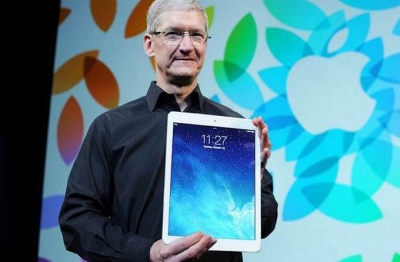 „iPad“ pardavimai vėl smuko, bet „Apple“ vilties nepraranda