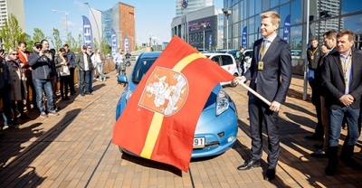 Meras paskelbė pirmųjų Baltijos šalyse elektromobilių lenktynių startą Meras paskelbė pirmųjų Baltijos šalyse elektromobilių lenktynių startą