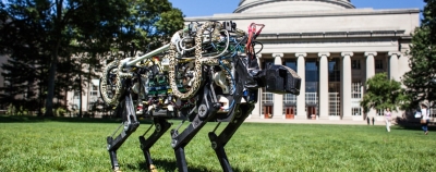 Keturkojis robotas „Cheetah“ dabar sugeba šokinėti per kliūtis Keturkojis robotas „Cheetah“ dabar sugeba šokinėti per kliūtis