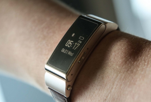 „Huawei P8“ ir „Huawei Talkband B2“ apžvalga