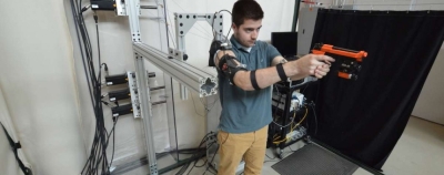 Robotinė ranka padės JAV kariams niekada neprašauti Robotinė ranka padės JAV kariams niekada neprašauti