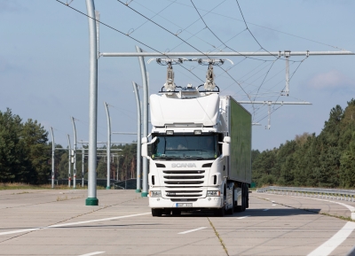 Švedijoje pasirodys pirmieji hibridiniai elektriniai sunkvežimiai Švedijoje pasirodys pirmieji hibridiniai elektriniai sunkvežimiai
