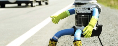 „HitchBOT“ leidosi į kelionę per JAV „HitchBOT“ leidosi į kelionę per JAV