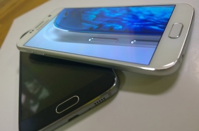 „Samsung“ liūdi: teks „derinti“ „Galaxy S6“ kainą „Samsung“ liūdi: teks „derinti“ „Galaxy S6“ kainą