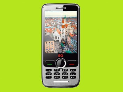 Pirmasis pasaulyje telefonas su butelių atidarytuvu Pirmasis pasaulyje telefonas su butelių atidarytuvu