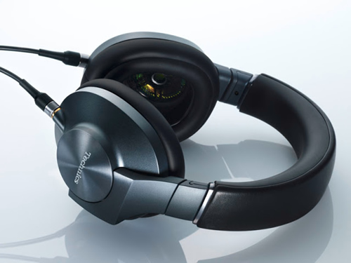 Stilius ir nuostabus garsas klausantis per naująsias „Technics“ EAH-T700 ausines