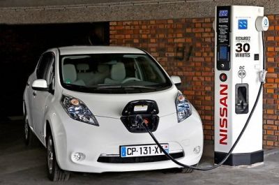Įkraunamų automobilių pardavimai perkopė simbolinę ribą Įkraunamų automobilių pardavimai perkopė simbolinę ribą