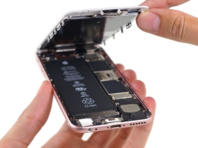 „iPhone 6S“ išardytas: mažesnė baterija, sunkesnis ekranas, iš dalies ardomas