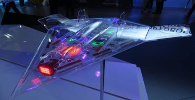Naujieji Rusijos dronai medžios F-35 naikintuvus? Naujieji Rusijos dronai medžios F-35 naikintuvus?