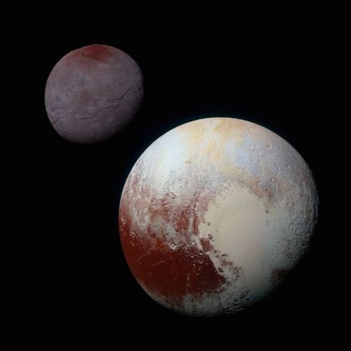 Žemę pasiekė didelės raiškos Plutono palydovo nuotraukos