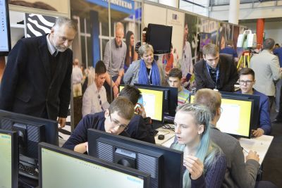 Pažintis su inžinerija: nuo 3D technologijų iki tarakonų lenktynių Pažintis su inžinerija: nuo 3D technologijų iki tarakonų lenktynių