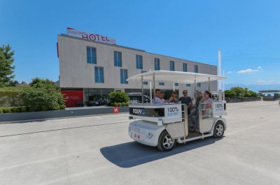 Šveicarijoje studentus vežioja bepiločiai autobusai Šveicarijoje studentus vežioja bepiločiai autobusai