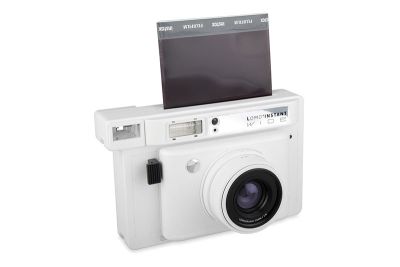 Fotoaparatas „Lomography Lomo’Instant Wide“ gali atspausdinti 99 × 62 mm dydžio nuotraukas Fotoaparatas „Lomography Lomo’Instant Wide“ gali atspausdinti 99 × 62 mm dydžio nuotraukas