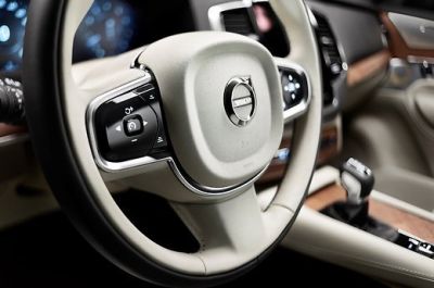„Volvo“ pasiners į hibridų ir elektromobilių pasaulį „Volvo“ pasiners į hibridų ir elektromobilių pasaulį