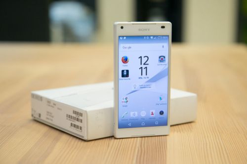 „Xperia Z5 Compact“ – „Sony“ mažylis su nauja kamera