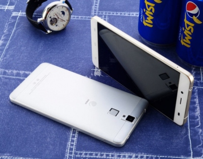 „Pepsi“ pristatė savo pirmąjį išmanųjį telefoną „Pepsi“ pristatė savo pirmąjį išmanųjį telefoną