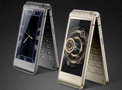 „Samsung W2016“: atverčiamas išmanusis telefonas su 3 GB RAM ir 16 megapikselių kamera „Samsung W2016“: atverčiamas išmanusis telefonas su 3 GB RAM ir 16 megapikselių kamera