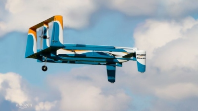 Clarksonas pristatė naujuosius „Amazon“ dronus