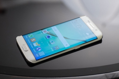 Lenktynių pabaiga: „Samsung“ ir LG išmaniuosiuose telefonuose neketina naudoti 4K ekranų Lenktynių pabaiga: „Samsung“ ir LG išmaniuosiuose telefonuose neketina naudoti 4K ekranų