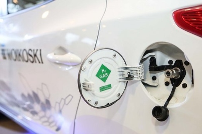 Kova dėl ateities klientų: „Hyundai“ gamins konkurentą „Toyota“ Kova dėl ateities klientų: „Hyundai“ gamins konkurentą „Toyota“