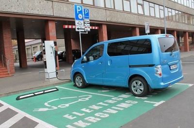 Sparčiai augančiai automobilių grupei – išskirtiniai numerių ženklai Sparčiai augančiai automobilių grupei – išskirtiniai numerių ženklai