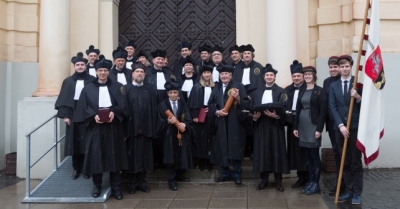 Inauguruoti naujieji Vilniaus universiteto garbės daktarai