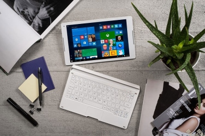 Planšetinis kompiuteris „Alcatel Plus 10“ su „Windows 10“, 4G LTE ir prijungiama klaviatūra Planšetinis kompiuteris „Alcatel Plus 10“ su „Windows 10“, 4G LTE ir prijungiama klaviatūra