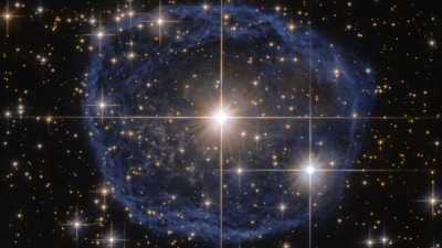 „Hubble“ kosmose užfiksavo mėlyną burbulą „Hubble“ kosmose užfiksavo mėlyną burbulą