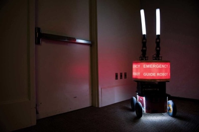 Netikėtos eksperimento išvados: robotui apkvailinti žmones pavojaus akivaizdoje – vieni niekai Netikėtos eksperimento išvados: robotui apkvailinti žmones pavojaus akivaizdoje – vieni niekai