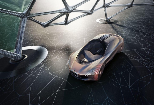 Naują šimtmetį BMW koncernas pradeda pristatydamas futuristinį automobilį Naują šimtmetį BMW koncernas pradeda pristatydamas futuristinį automobilį
