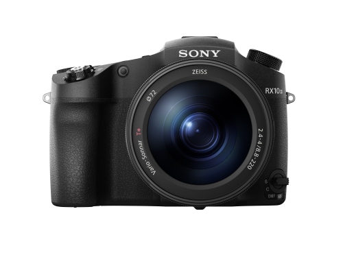 „Sony“ pristato naujausią RX šeimos fotoaparatą RX10 III su nauju objektyvu
