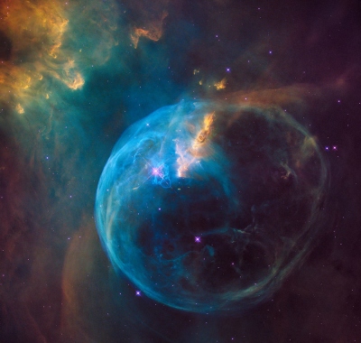 „Hubble“ užfiksavo retą kosminį reiškinį: žvaigždę uždengė kosminis „burbulas“ „Hubble“ užfiksavo retą kosminį reiškinį: žvaigždę uždengė kosminis „burbulas“