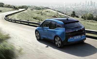 „BMW i3“ galės nuvažiuoti didesnį atstumą „BMW i3“ galės nuvažiuoti didesnį atstumą