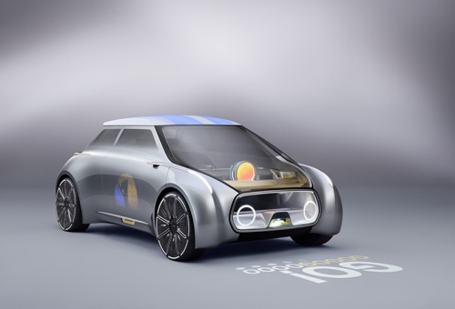 Trys BMW koncepciniai automobiliai atskleidžia koncerno ateities viziją