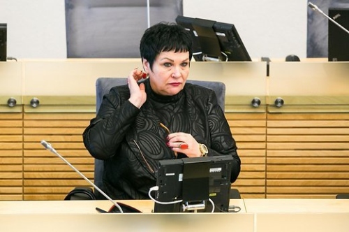 Lietuviški prioritetai: A. Pitrėnienė apdalijo universitetus mirtininkus